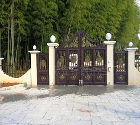 鋁藝大門（電動(dòng)八字開）BL-LYD001