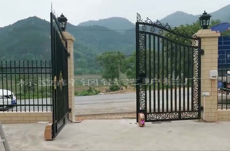 關(guān)一邊門.jpg